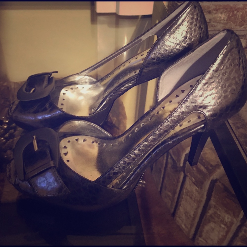 BCBG Heel